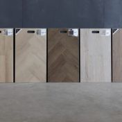 PVC-monstervloeren in de showroom